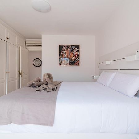 Comfortable 4-Bedroom Villa With Private Gardens Costa Adeje  Eksteriør billede